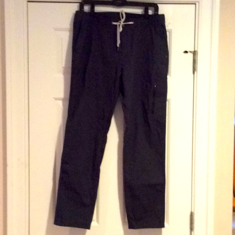 NWT Vuori women’s L long adventure pants